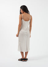 Carica l&#39;immagine nel visualizzatore di Gallery, Bias Slip Dress