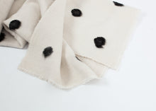 Carica l&#39;immagine nel visualizzatore di Gallery, Cashmere Dot Shawl in Black/White
