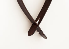 Carica l&#39;immagine nel visualizzatore di Gallery, Buckle-less Belt in Brown