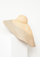 Carica l&#39;immagine nel visualizzatore di Gallery, Spinner Hat