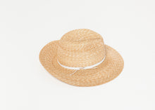 Carica l'immagine nel visualizzatore di Gallery, Wrapped Up Hat in Straw/White