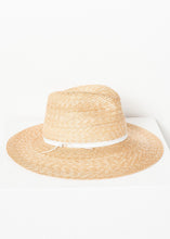 Carica l'immagine nel visualizzatore di Gallery, Wrapped Up Hat in Straw/White