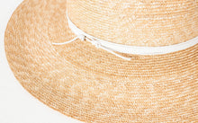 Carica l'immagine nel visualizzatore di Gallery, Wrapped Up Hat in Straw/White
