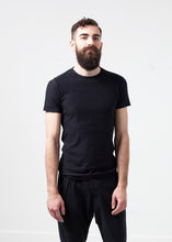 Carica l'immagine nel visualizzatore di Gallery, Yank Crewneck Tee