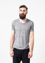 Carica l&#39;immagine nel visualizzatore di Gallery, Linen T-shirt in Dolphin