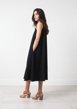 Carica l&#39;immagine nel visualizzatore di Gallery, Sleeveless Flow Dress