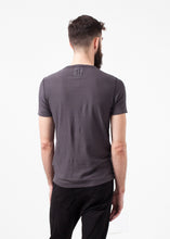 Carica l'immagine nel visualizzatore di Gallery, Yank Crewneck Tee