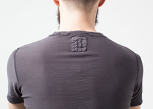 Carica l'immagine nel visualizzatore di Gallery, Yank Crewneck Tee