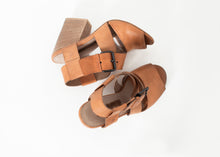 Carica l&#39;immagine nel visualizzatore di Gallery, Buckle Strap Heel in Brown