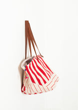 Carica l'immagine nel visualizzatore di Gallery, Woven Oversized Tote in Red Stripe
