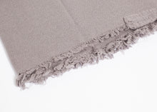 Carica l&#39;immagine nel visualizzatore di Gallery, Simple Scarf in Grey