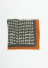 Carica l&#39;immagine nel visualizzatore di Gallery, Houndstooth Square in Slate