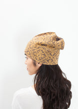 Carica l&#39;immagine nel visualizzatore di Gallery, Reversible Beanie in Amber