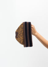 Carica l&#39;immagine nel visualizzatore di Gallery, Reversible Beanie in Amber