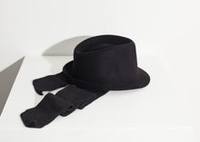 Carica l&#39;immagine nel visualizzatore di Gallery, Kate Hat in Black