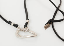 Carica l&#39;immagine nel visualizzatore di Gallery, Bracelet 65 in Black