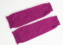 Carica l&#39;immagine nel visualizzatore di Gallery, Pikki Mittens in Fuchsia